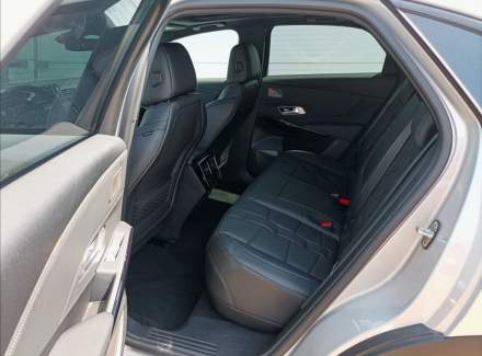 DS Automobiles - DS7 Crossback