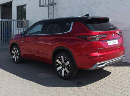 Mitsubishi - Outlander