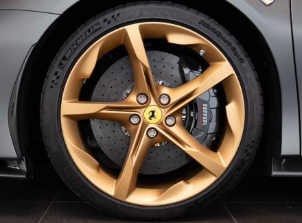 Ferrari - SF90 Stradale