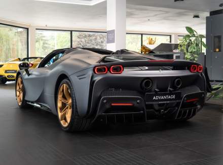 Ferrari - SF90 Stradale