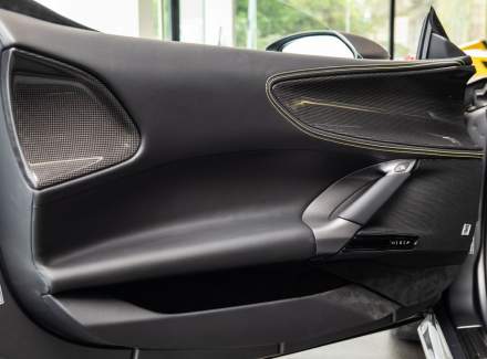 Ferrari - SF90 Stradale