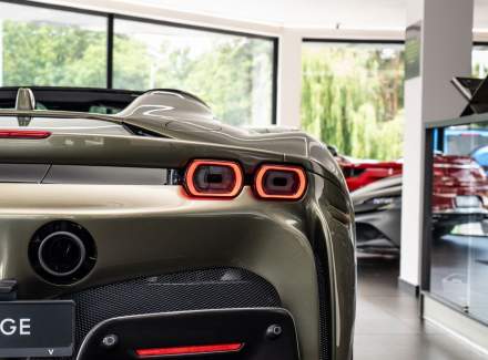 Ferrari - SF90 Stradale