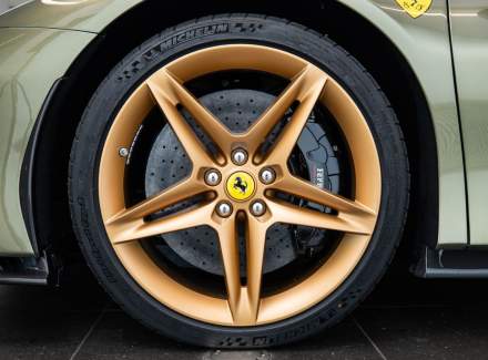 Ferrari - SF90 Stradale