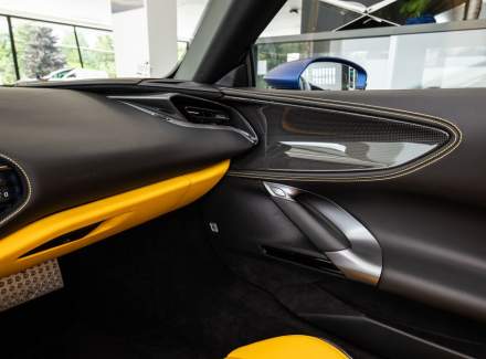 Ferrari - SF90 Stradale