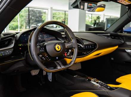 Ferrari - SF90 Stradale