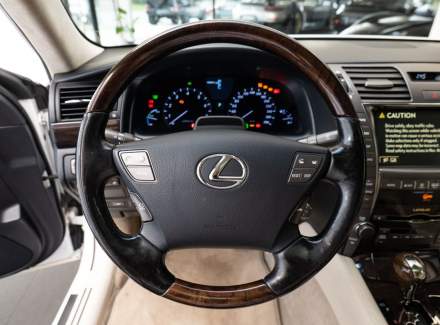 Lexus - LS