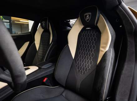 Lamborghini - Revuelto