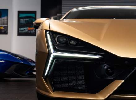 Lamborghini - Revuelto