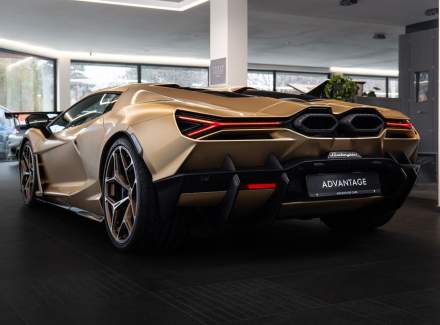 Lamborghini - Revuelto