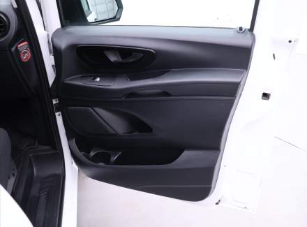 Mercedes-Benz - Vito