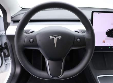 Tesla - Model 3