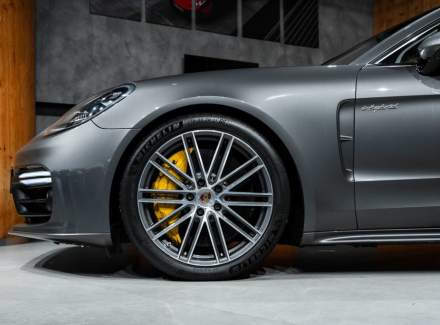 Porsche - Panamera