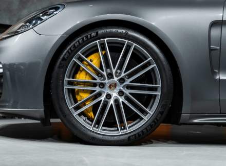 Porsche - Panamera