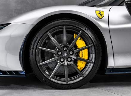 Ferrari - SF90 Stradale