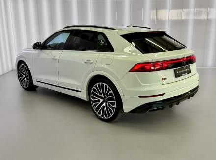 Audi - Q8