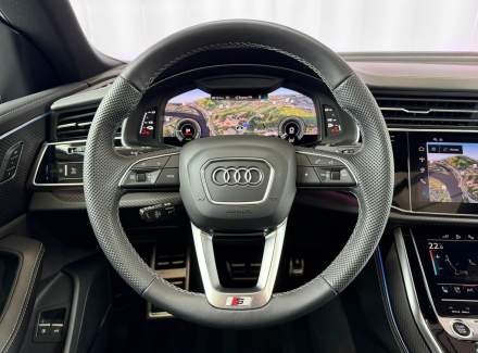 Audi - Q8