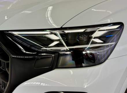 Audi - Q8