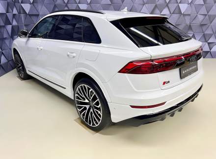 Audi - Q8