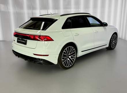 Audi - Q8