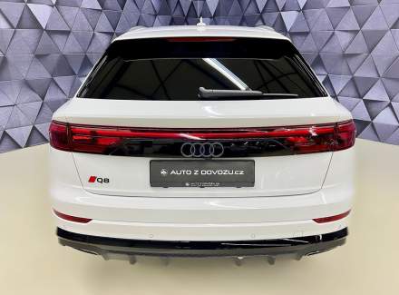 Audi - Q8
