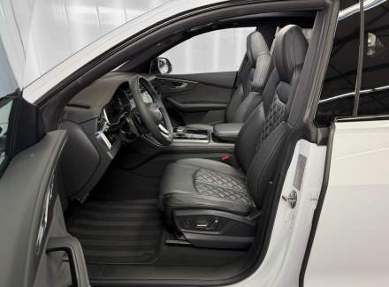 Audi - Q8