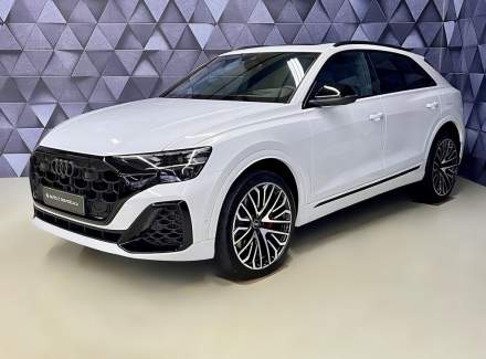 Audi - Q8