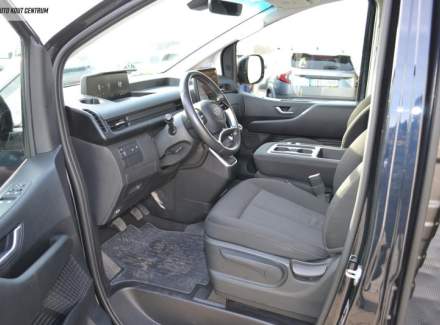 Hyundai - Staria