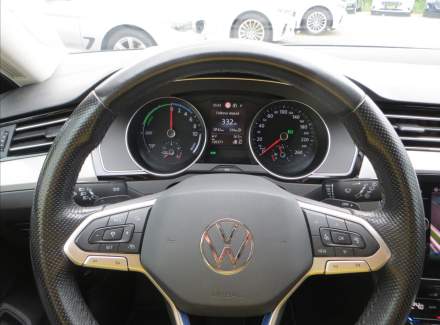 Volkswagen - Passat