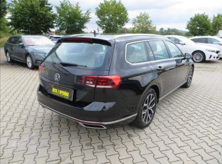 Volkswagen - Passat