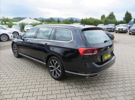Volkswagen - Passat
