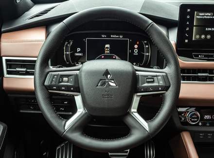 Mitsubishi - Outlander