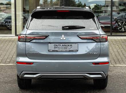 Mitsubishi - Outlander