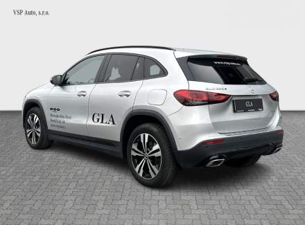 Mercedes-Benz - GLA