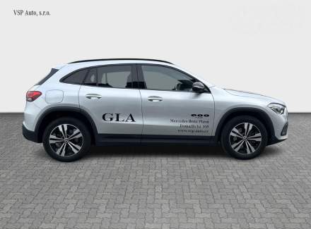 Mercedes-Benz - GLA