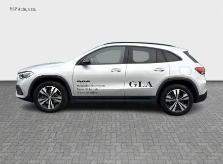 Mercedes-Benz - GLA