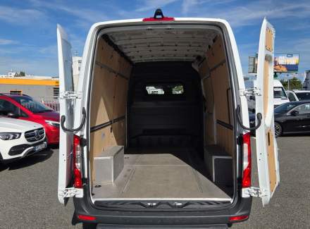Mercedes-Benz - Sprinter