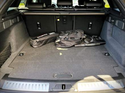 Land Rover - Range Rover Velar