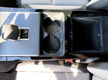 Land Rover - Range Rover Velar