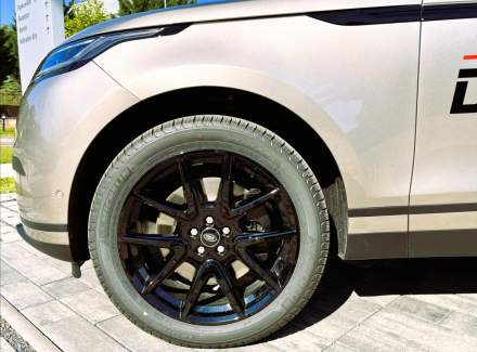 Land Rover - Range Rover Velar