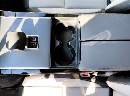 Land Rover - Range Rover Velar