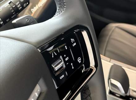 Land Rover - Range Rover Evoque