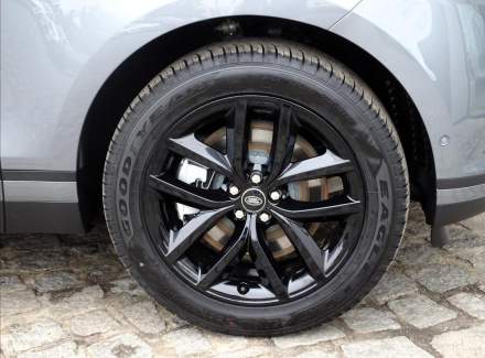 Land Rover - Range Rover Velar