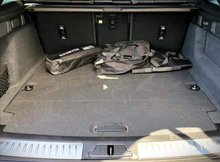 Land Rover - Range Rover Velar