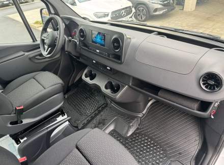 Mercedes-Benz - Sprinter