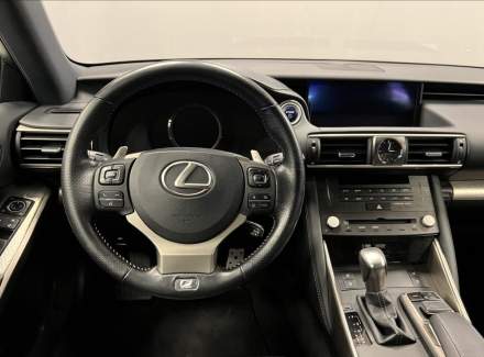 Lexus - IS