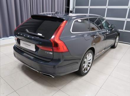 Volvo - V90