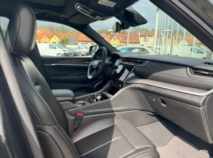 Jeep - Grand Cherokee