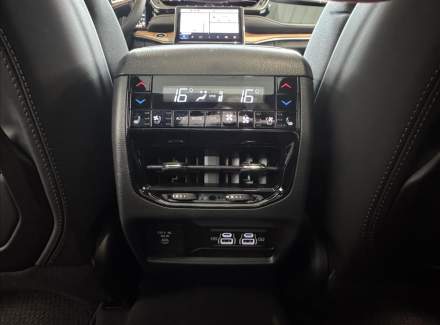 Jeep - Grand Cherokee