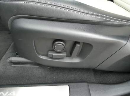 Land Rover - Discovery Sport