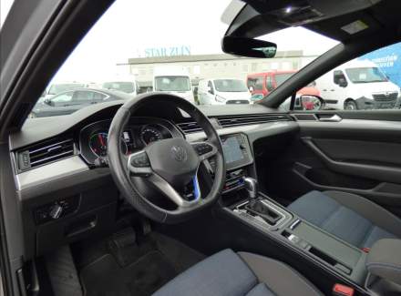 Volkswagen - Passat